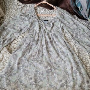 Size M Mittoshop knee length dress